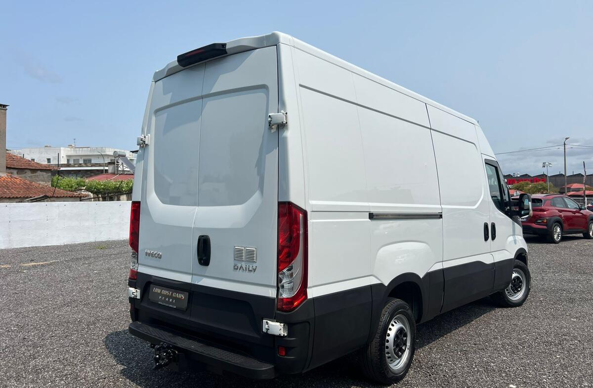 IVECO Daily 2.3 35S16 3000