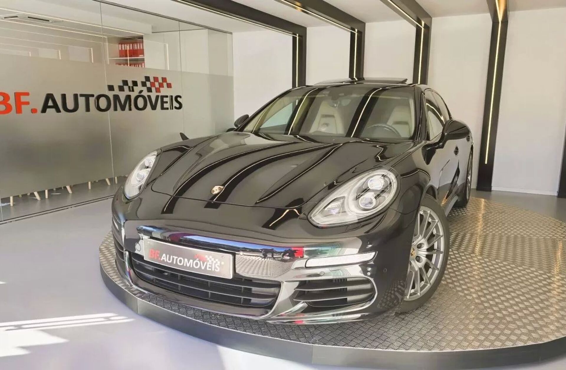 PORSCHE Panamera Edition