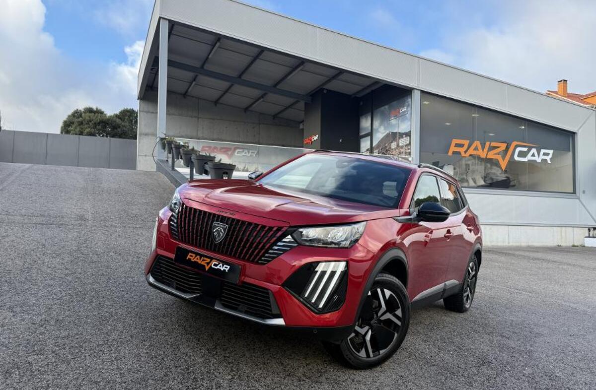 PEUGEOT 2008 1.2 PureTech Allure EAT8