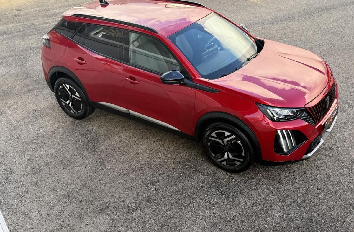 PEUGEOT 2008 1.2 PureTech Allure EAT8