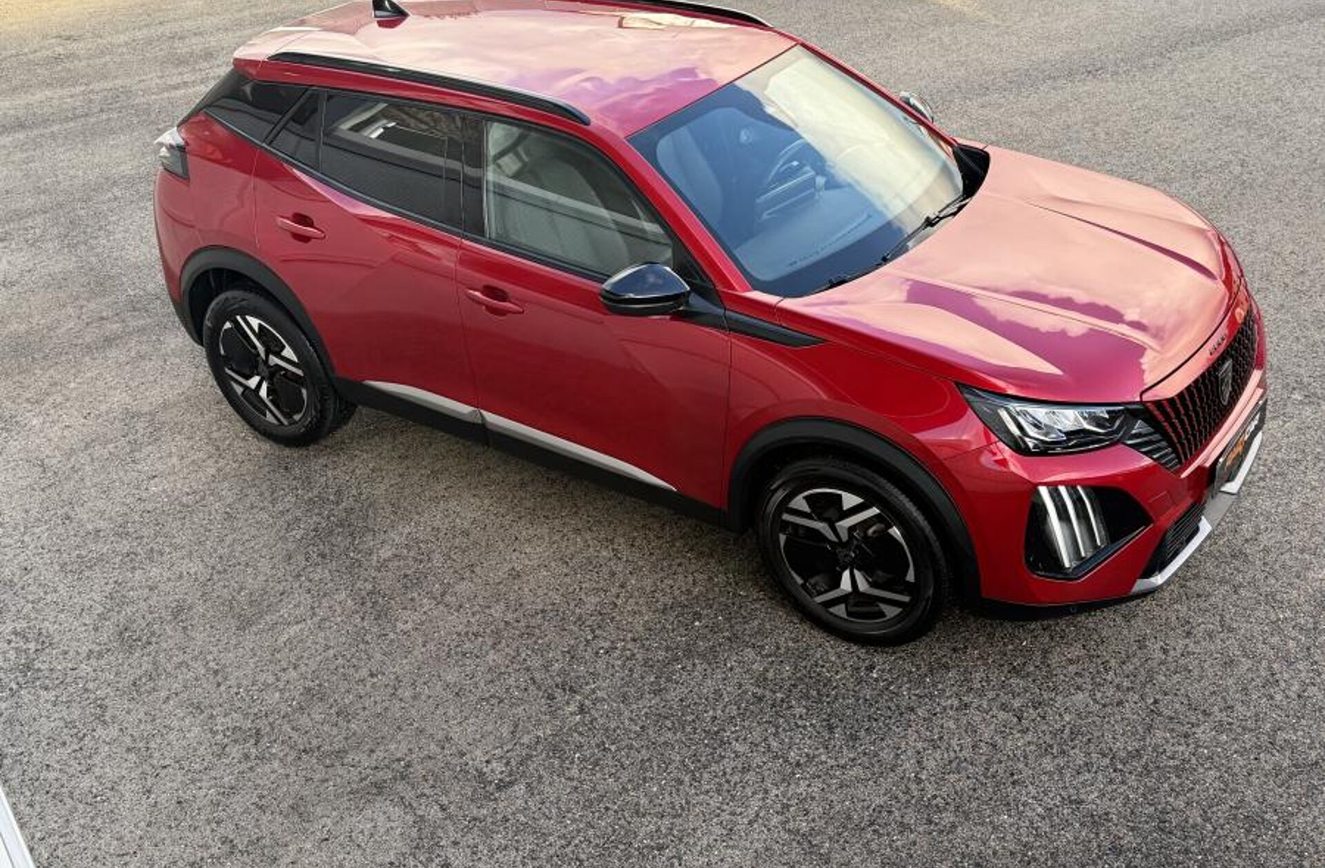 PEUGEOT 2008 1.2 PureTech Allure EAT8