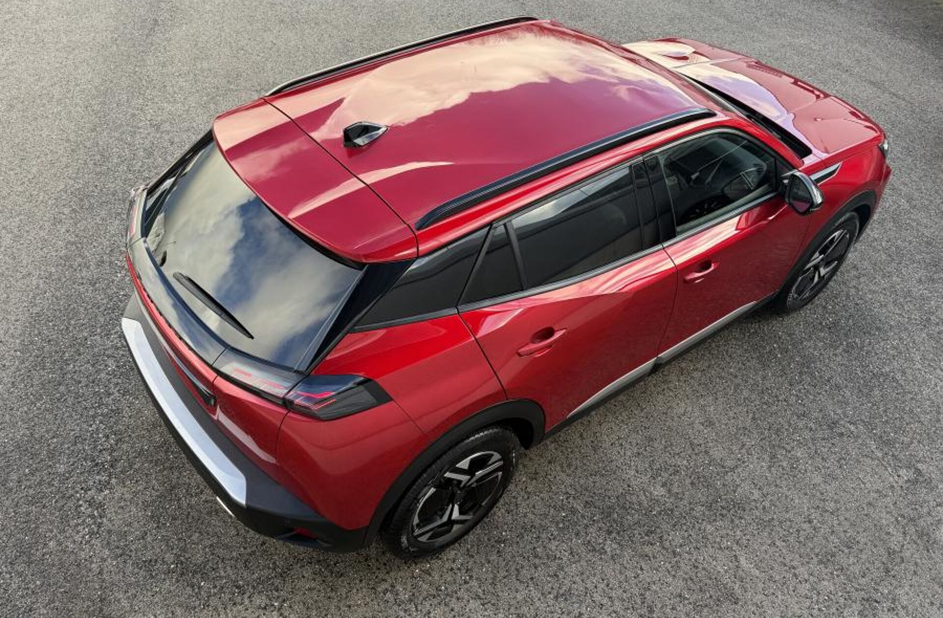 PEUGEOT 2008 1.2 PureTech Allure EAT8