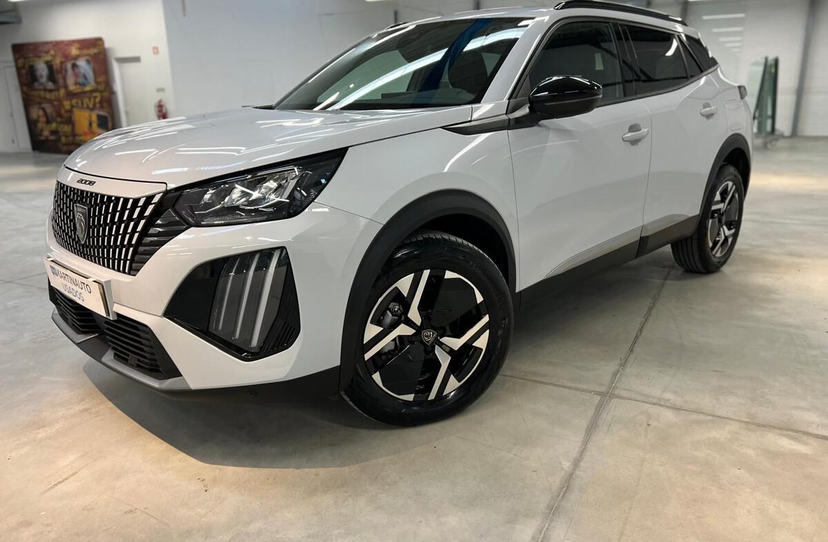 PEUGEOT 2008 1.2 Hybrid Allure e-DCS6