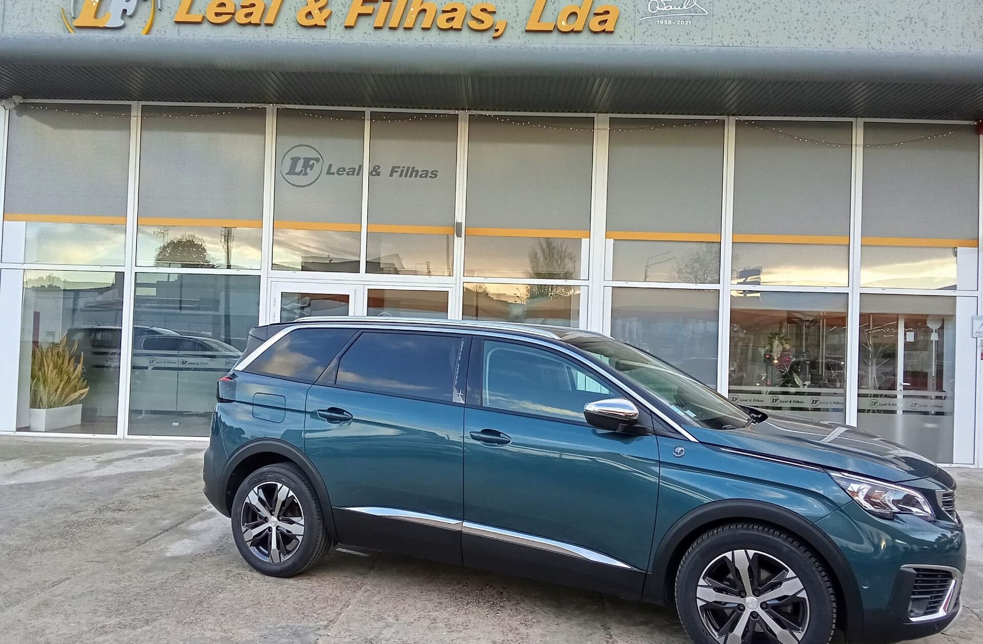 PEUGEOT 5008 1.2 PureTech Active
