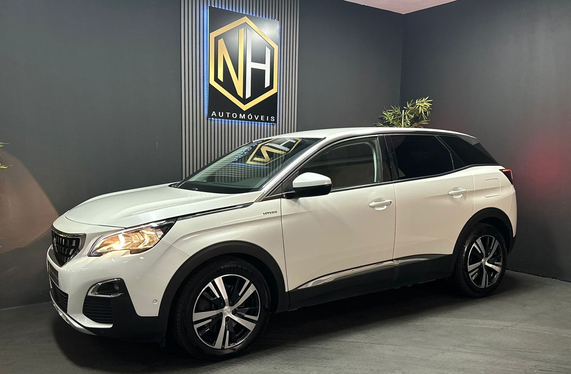 PEUGEOT 3008 1.6 Hybrid Allure Pack e-EAT8