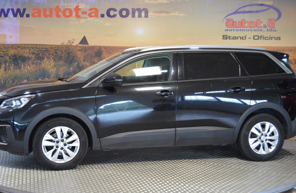 PEUGEOT 5008 1.2 PureTech Allure EAT6