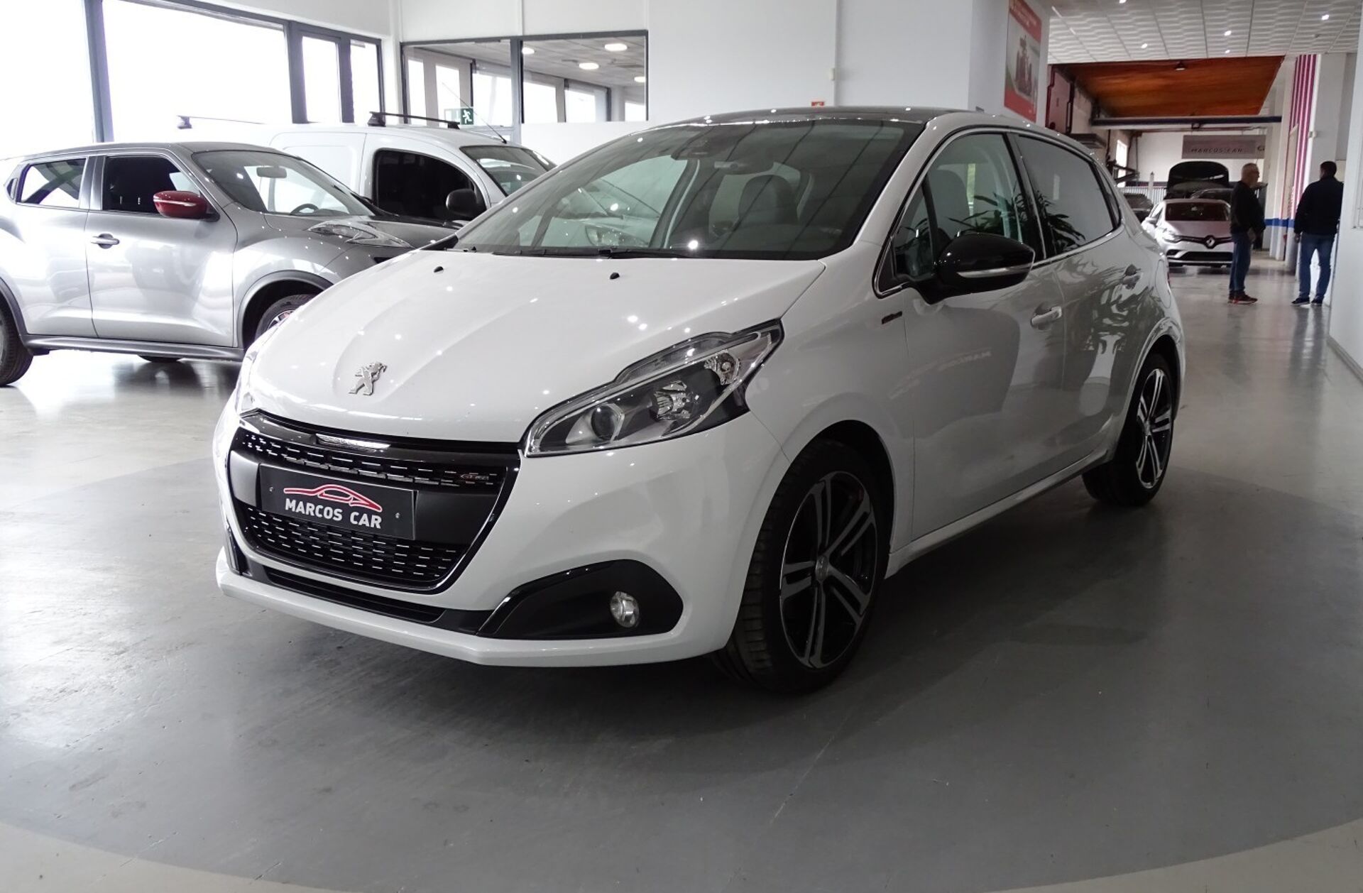 PEUGEOT 208 1.2 PureTech GT Line