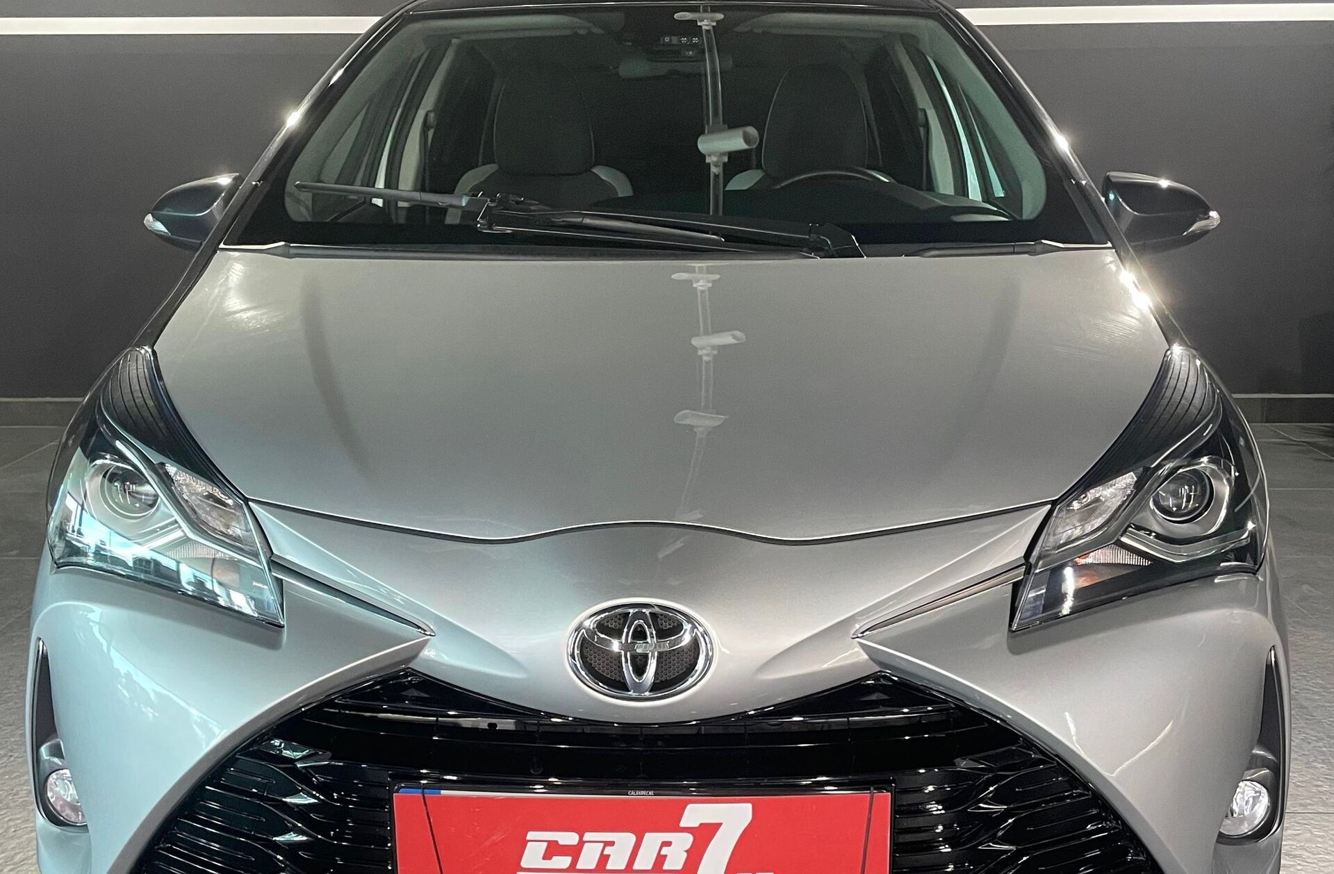 TOYOTA Yaris 1.0 VVT-i 20 Anos