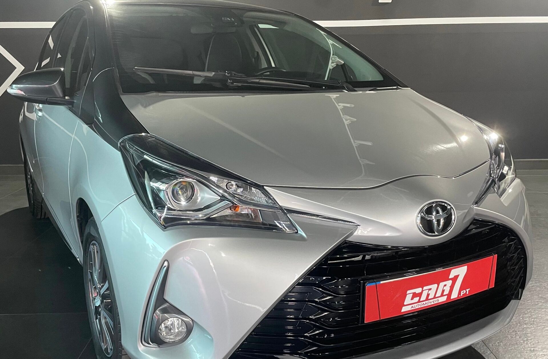 TOYOTA Yaris 1.0 VVT-i 20 Anos