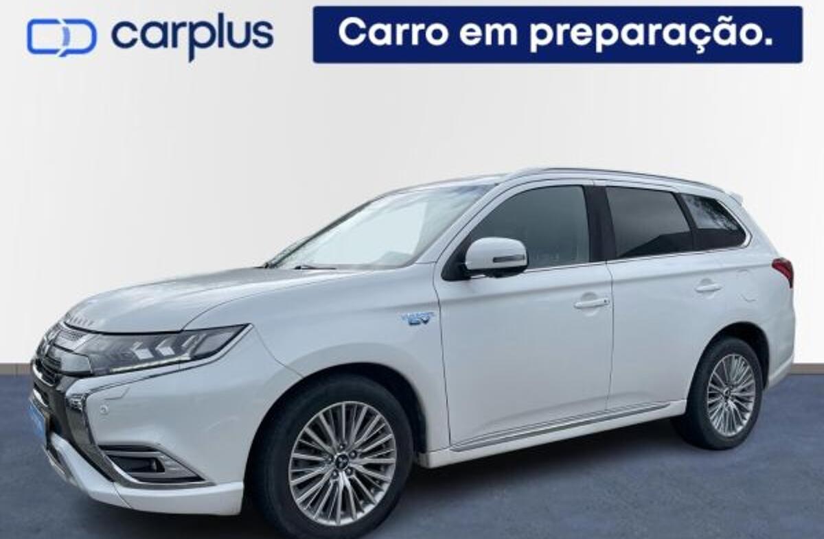 MITSUBISHI Outlander 2.4 PHEV Ice Edition