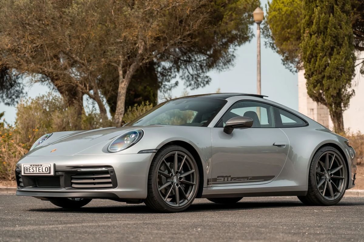 Porsche 911 Carrera T PDK com 3 340 km por 157 500 € Auto Restelo | Lisboa