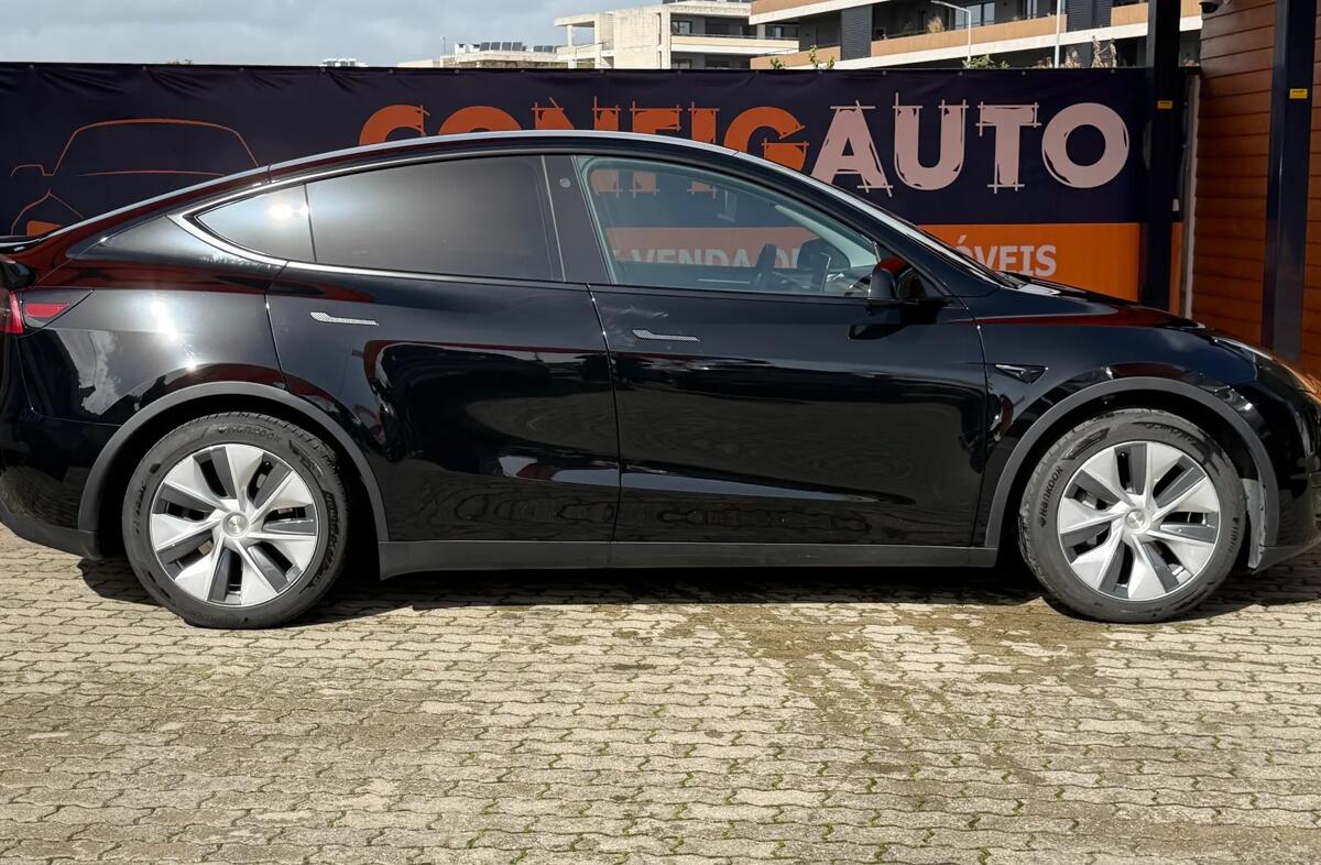 TESLA Model Y Tração Traseira