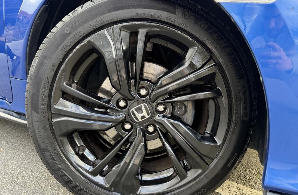 HONDA Civic 1.0 i-VTEC Dynamic CVT