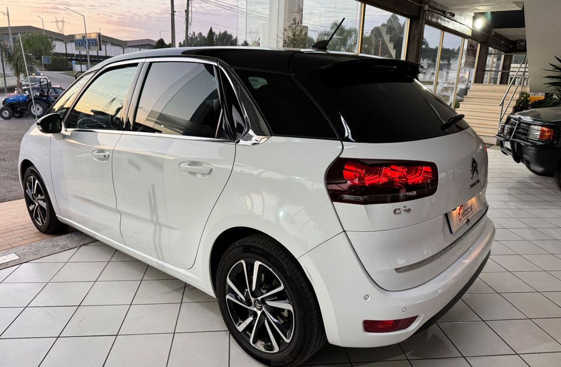 CITROEN C4 1.6 BlueHDi Shine EAT6