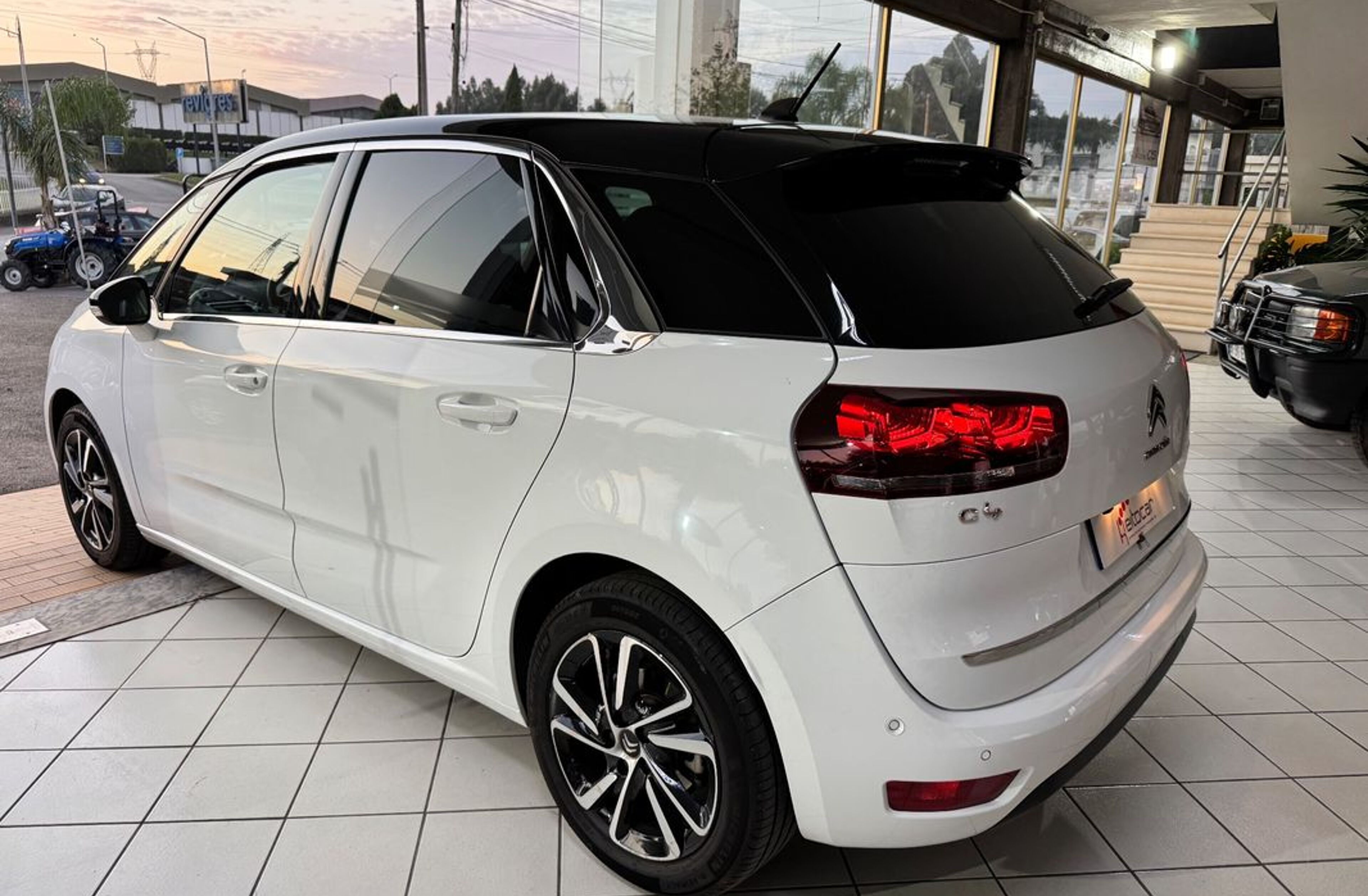 CITROEN C4 1.6 BlueHDi Shine EAT6