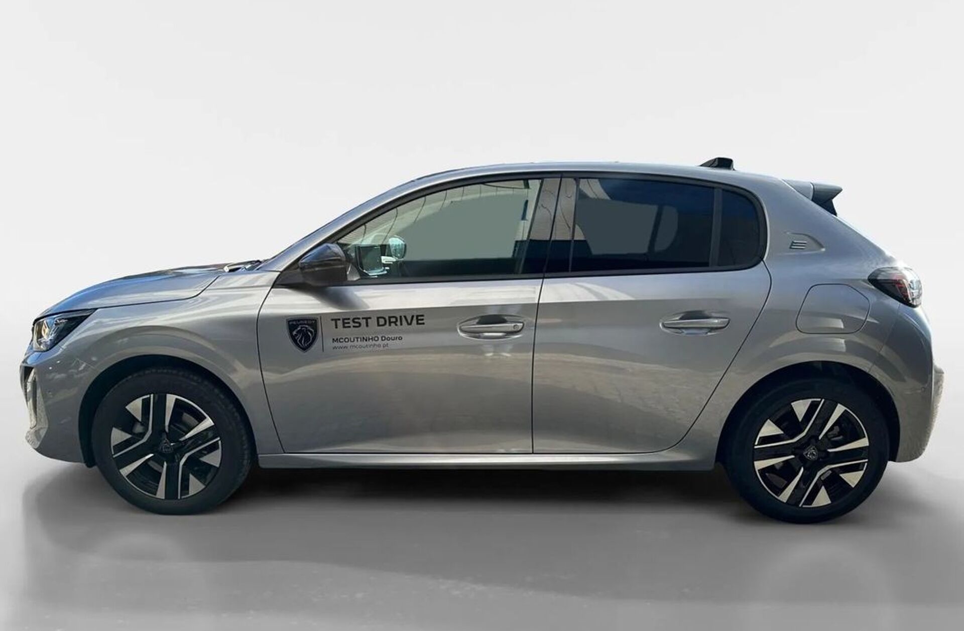 PEUGEOT 208 e- 51 kWh GT
