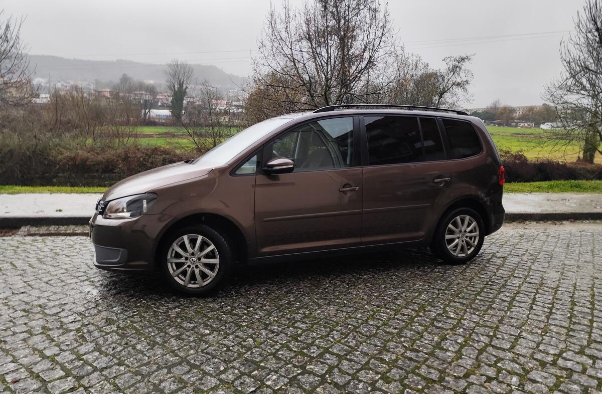 VOLKSWAGEN Touran 2.0 TDi Highline 7L