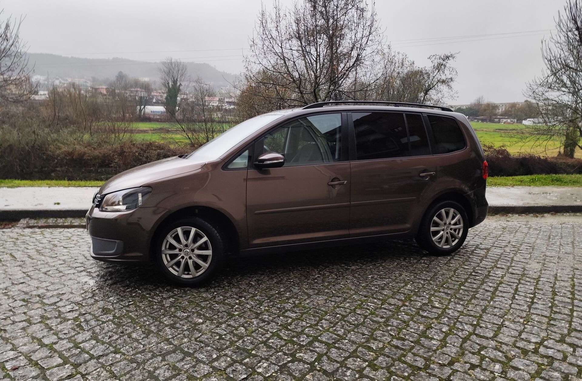 VOLKSWAGEN Touran 2.0 TDi Highline 7L