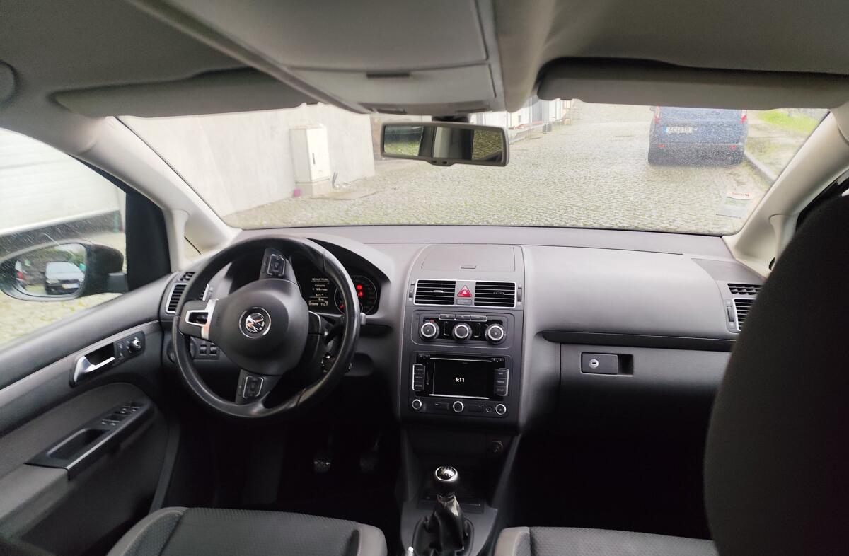 VOLKSWAGEN Touran 2.0 TDi Highline 7L