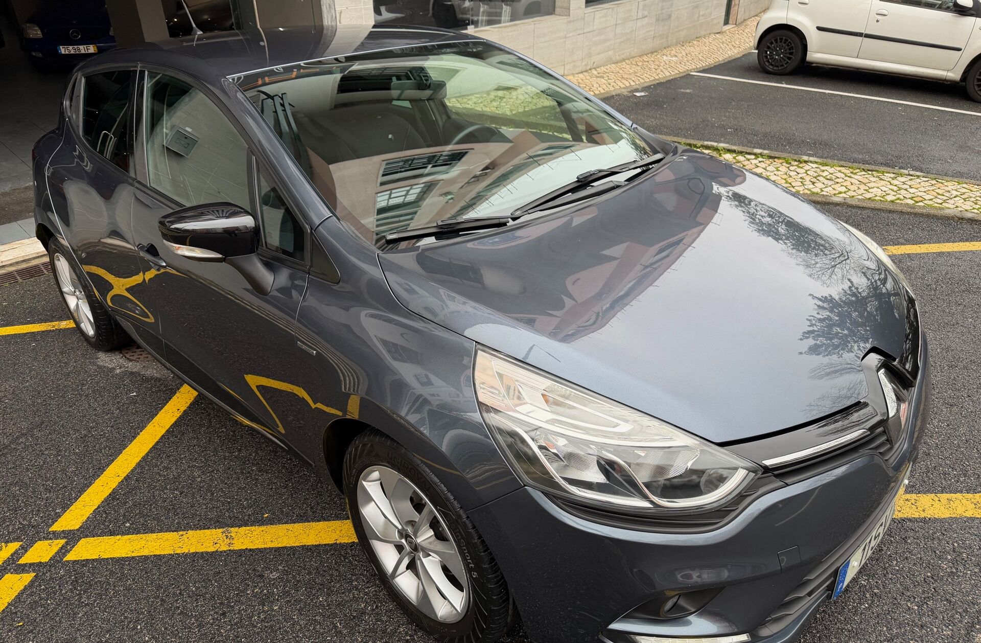 RENAULT Clio 0.9 TCe Limited Edition