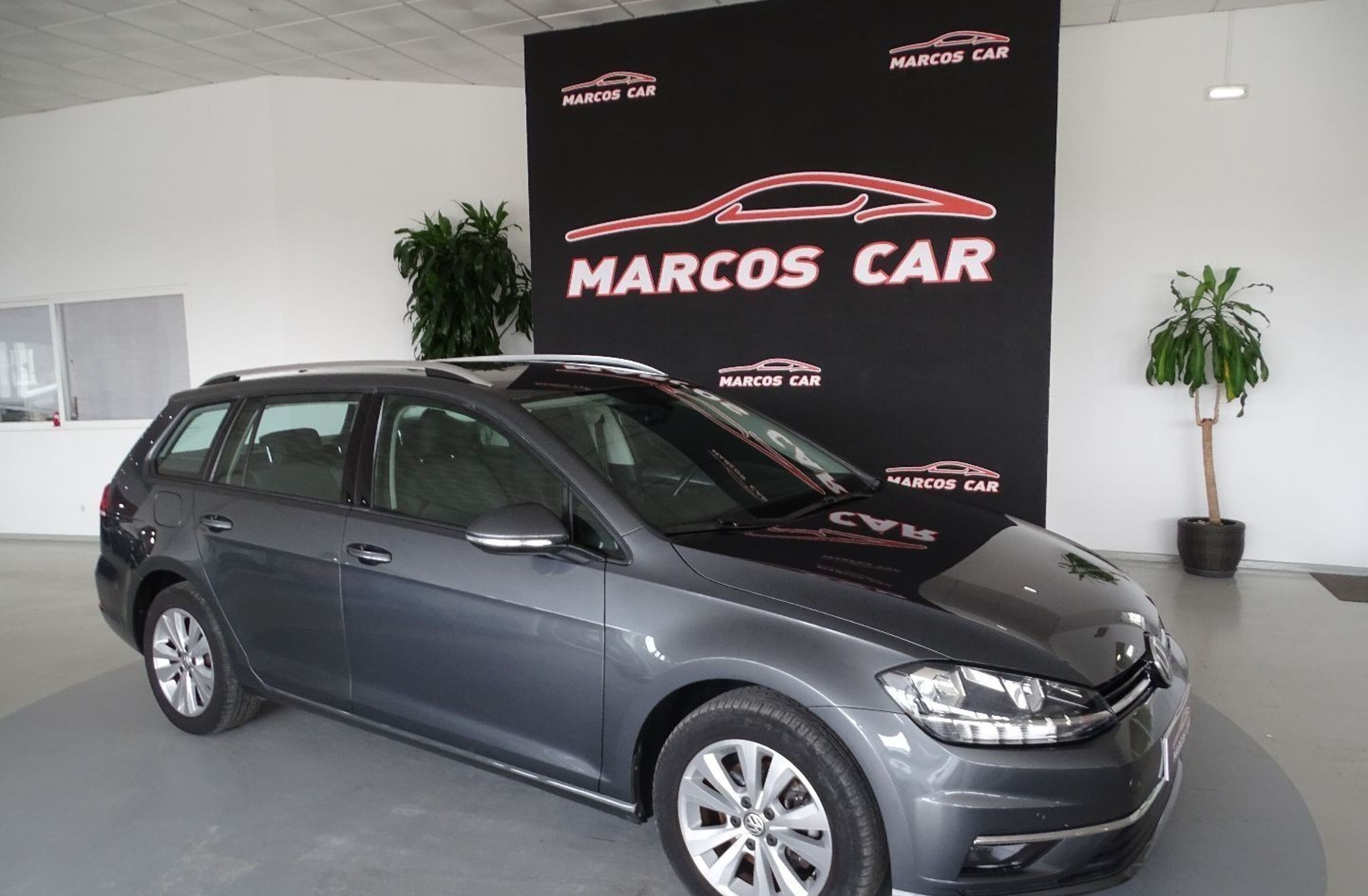 VOLKSWAGEN Golf 1.6 TDi Confortline