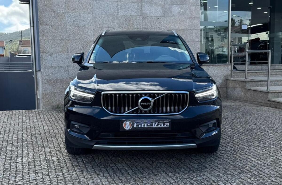 VOLVO XC40 1.5 T5 PHEV Plus Dark