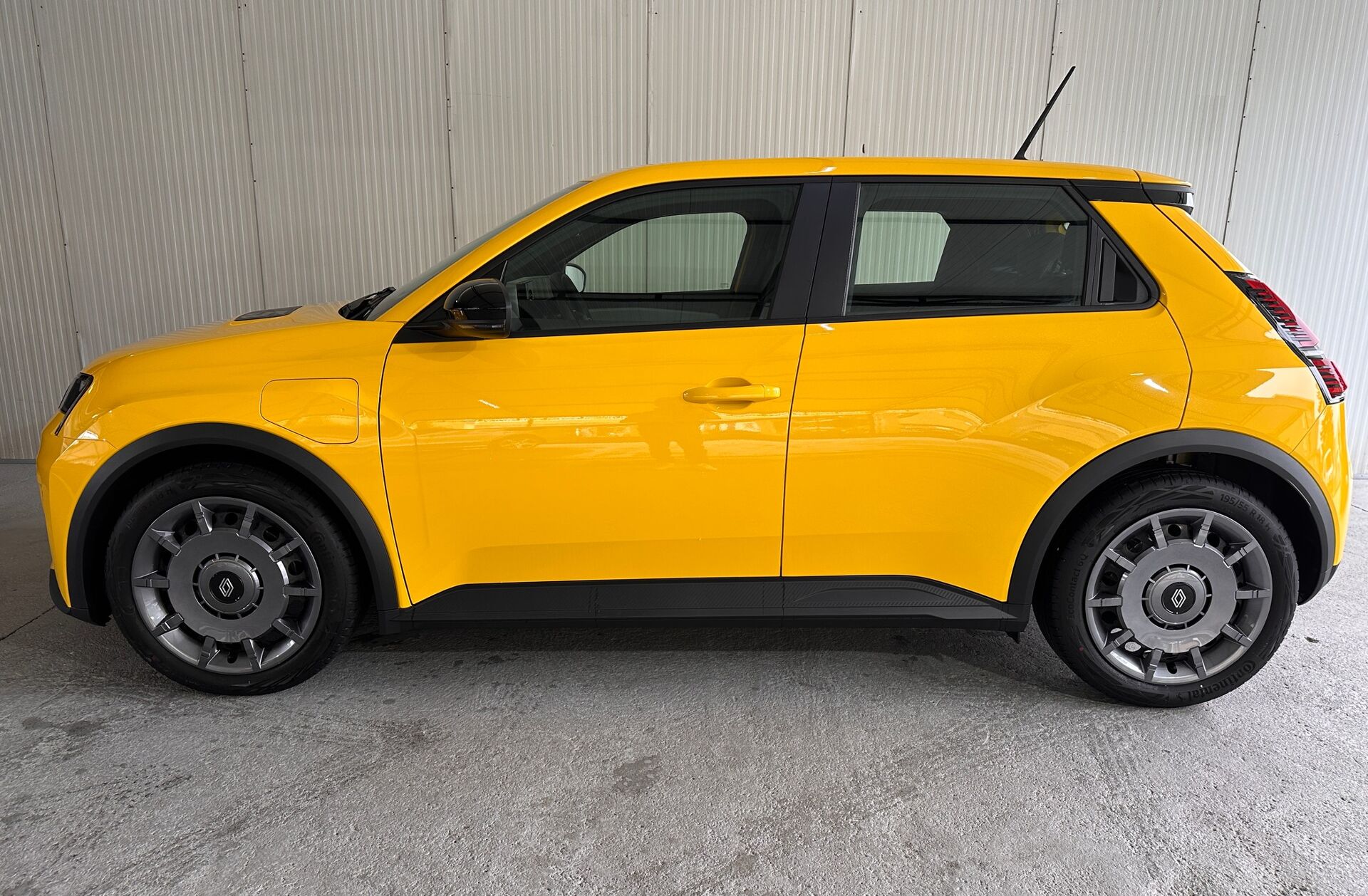 RENAULT Renault 5 E-Tech 40 kWh Evolution Autonomia Urbana