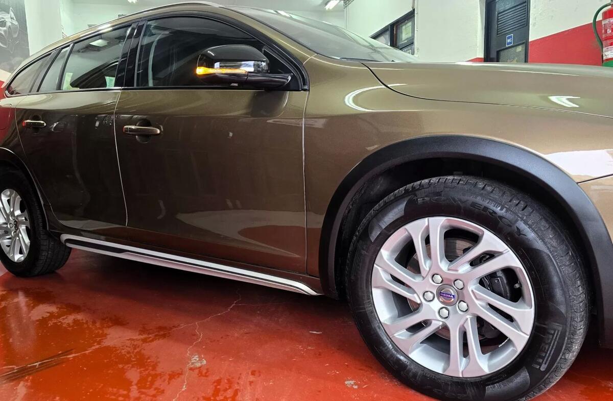 VOLVO V60 2.0 D3 Momentum