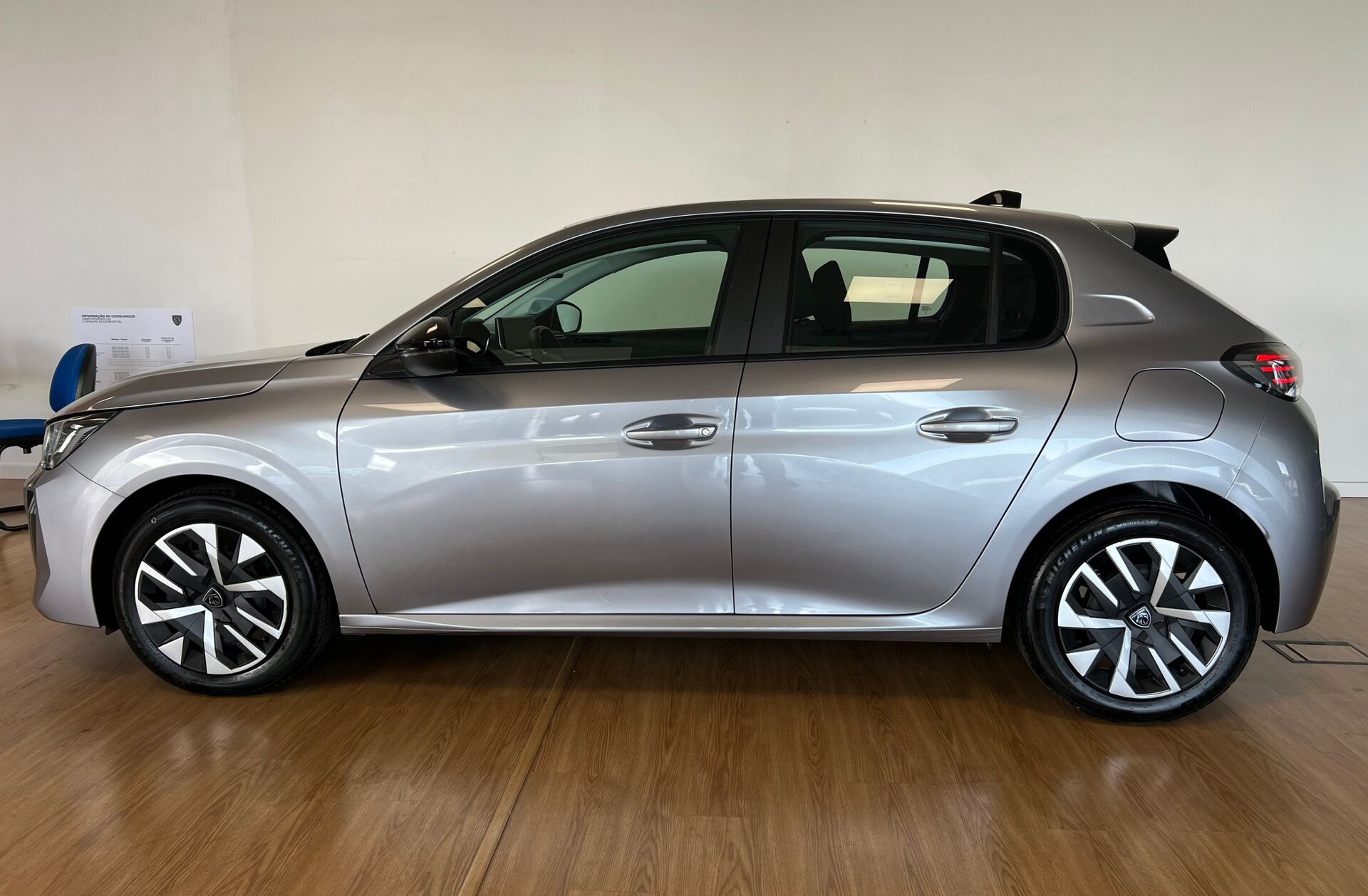 PEUGEOT 208 1.2 PureTech Active