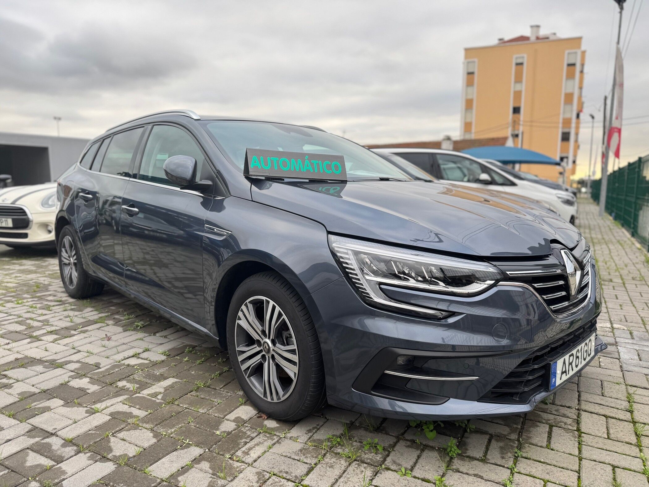 Renault Mégane 1.5 Blue dCi Zen com 30 563 km por 24 800 € Stand Guinot | Setúbal