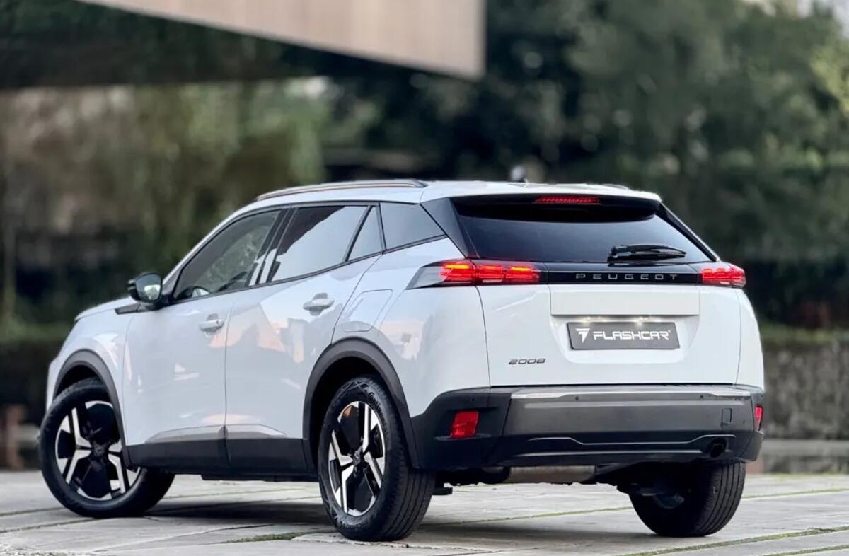 PEUGEOT 2008 1.2 PureTech Allure