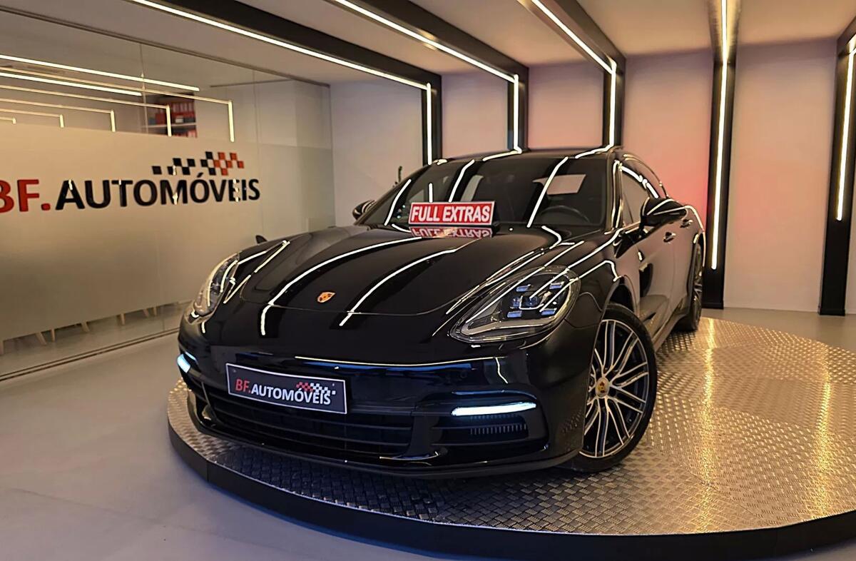 PORSCHE Panamera 4 E-Hybrid