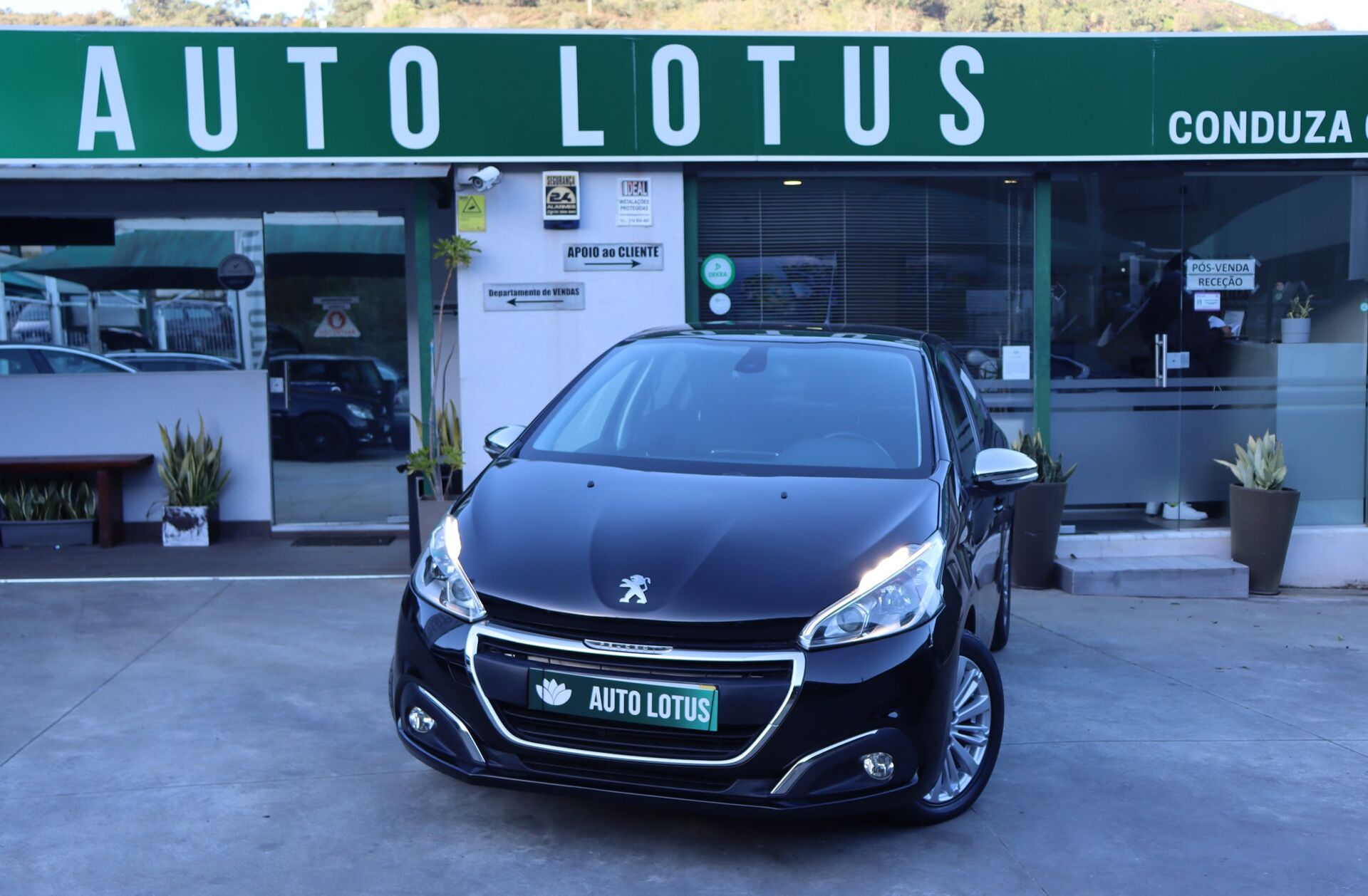 PEUGEOT 208 1.2 PureTech Style