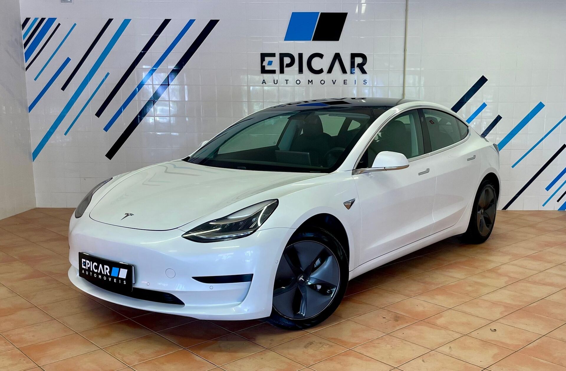 TESLA Model 3 Standard Range Plus RWD