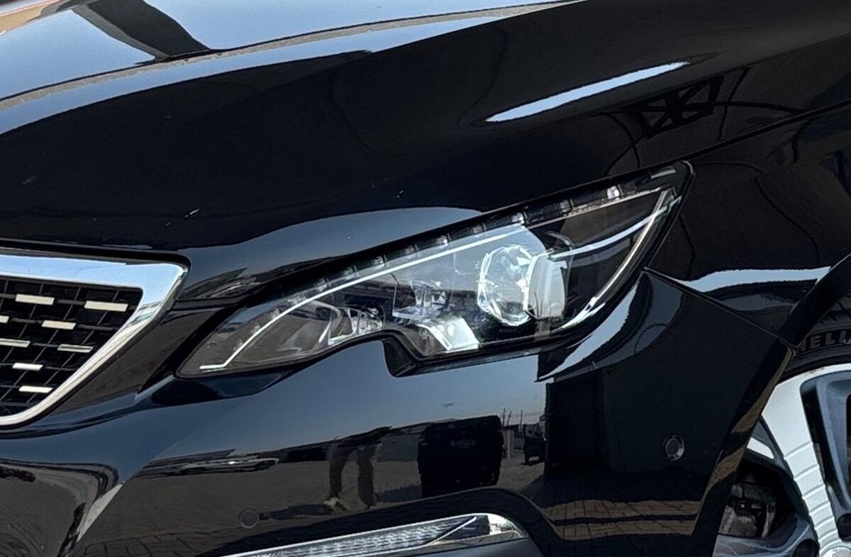 PEUGEOT 308 1.2 PureTech GT Pack