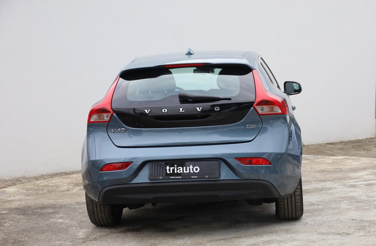 VOLVO V40 1.6 D2 Momentum Eco