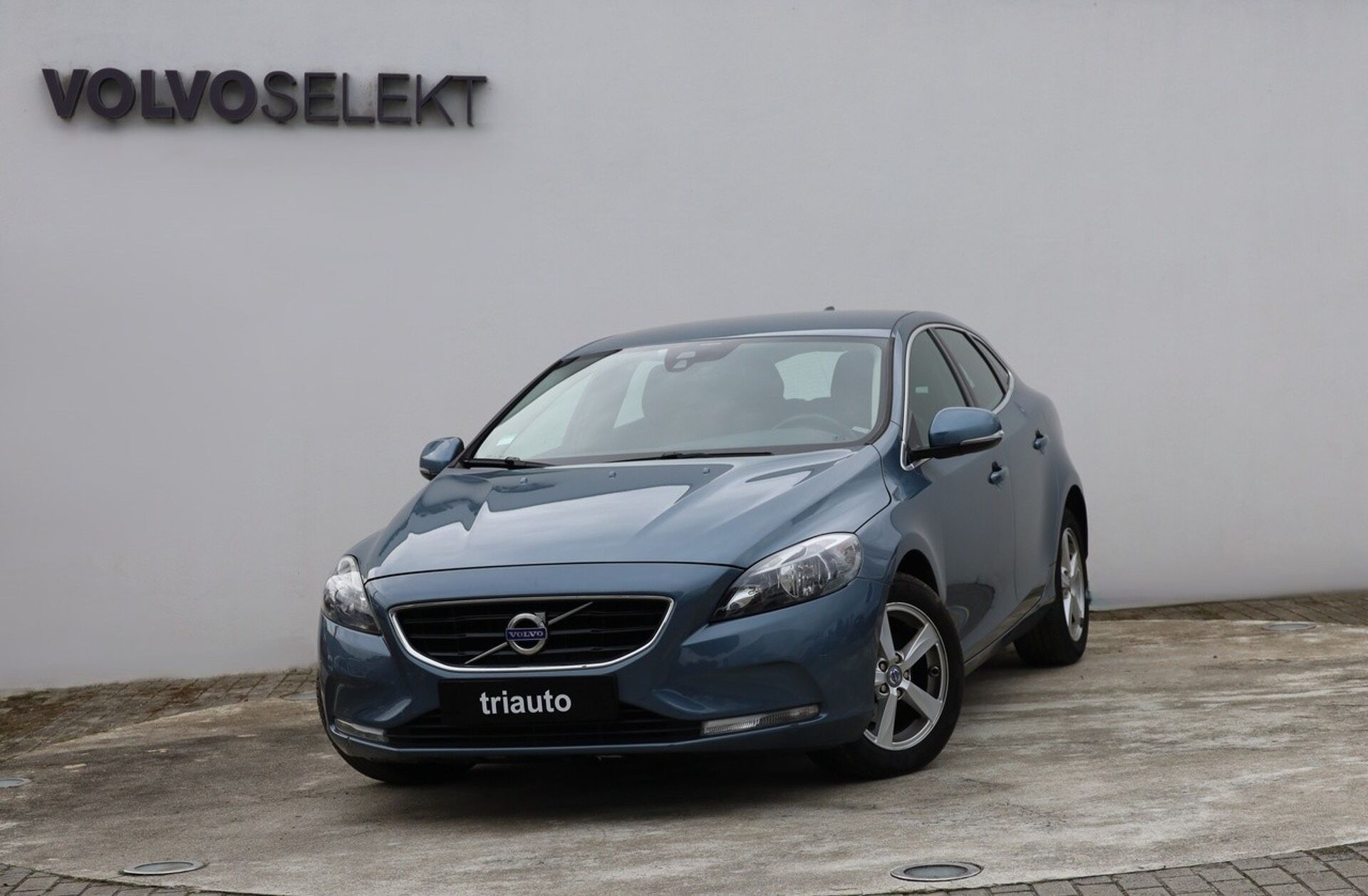 VOLVO V40 1.6 D2 Momentum Eco