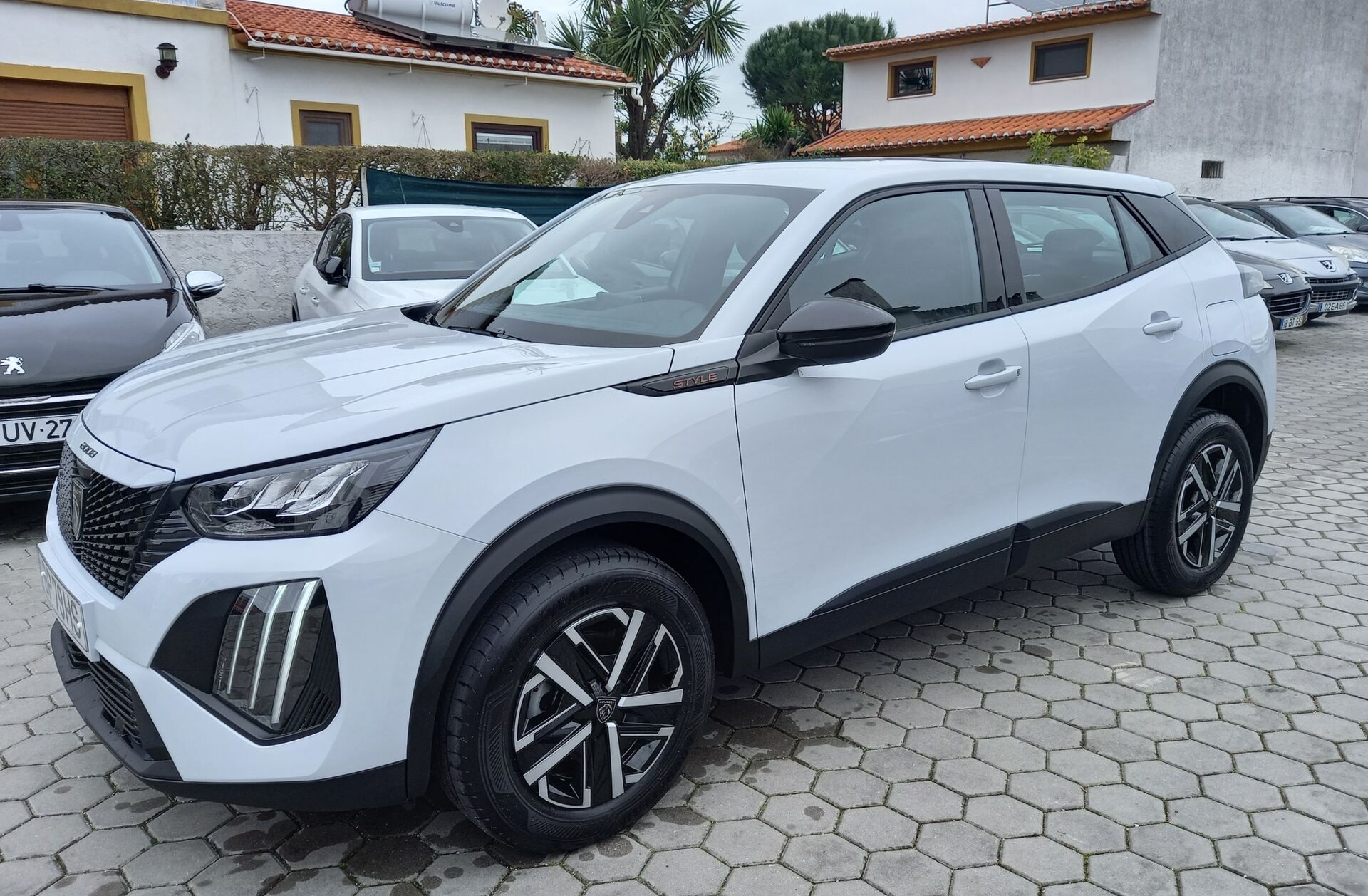 PEUGEOT 2008 1.2 PureTech SE Style