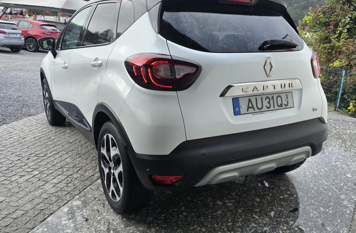 RENAULT Captur 1.2 TCe Exclusive