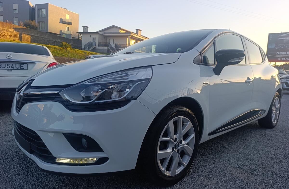 RENAULT Clio 0.9 TCe Limited