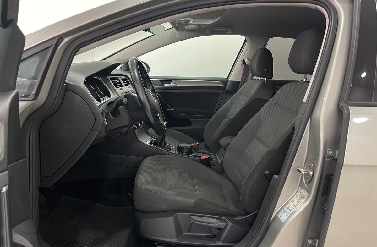 VOLKSWAGEN Golf 1.6 TDi Trendline