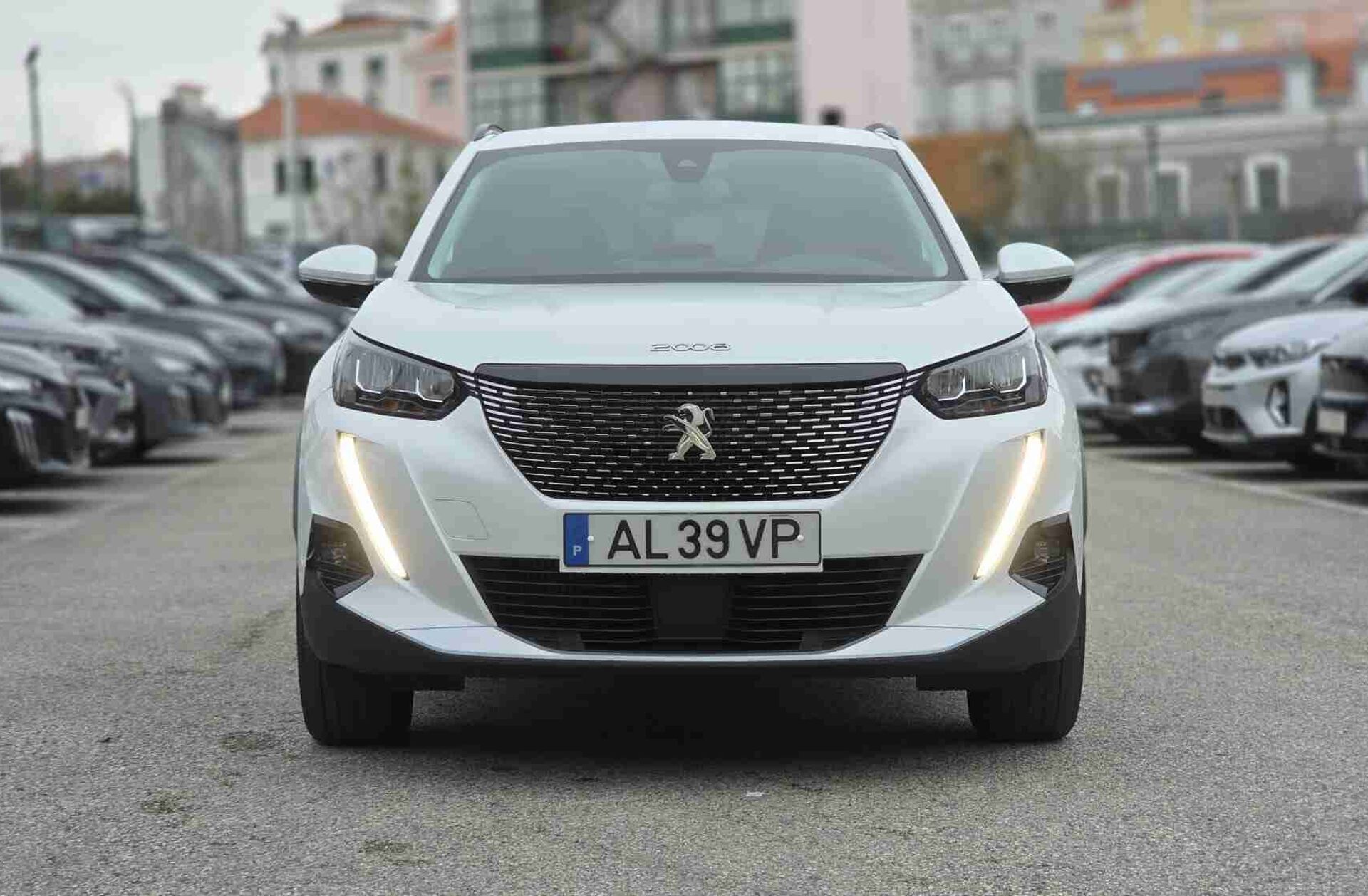 PEUGEOT 2008 1.2 PureTech Allure