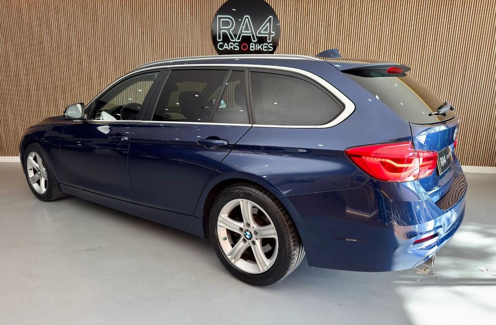 BMW Serie-3 318 d Touring Line Sport Auto