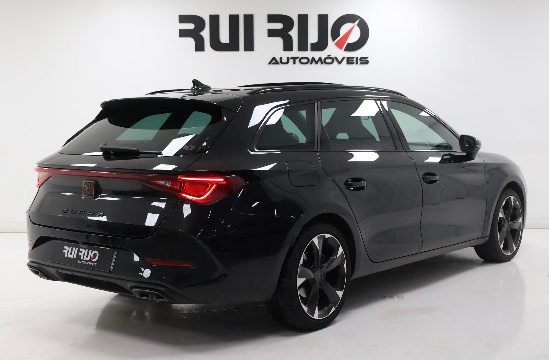 CUPRA Leon 1.5 eTSI MID DSG