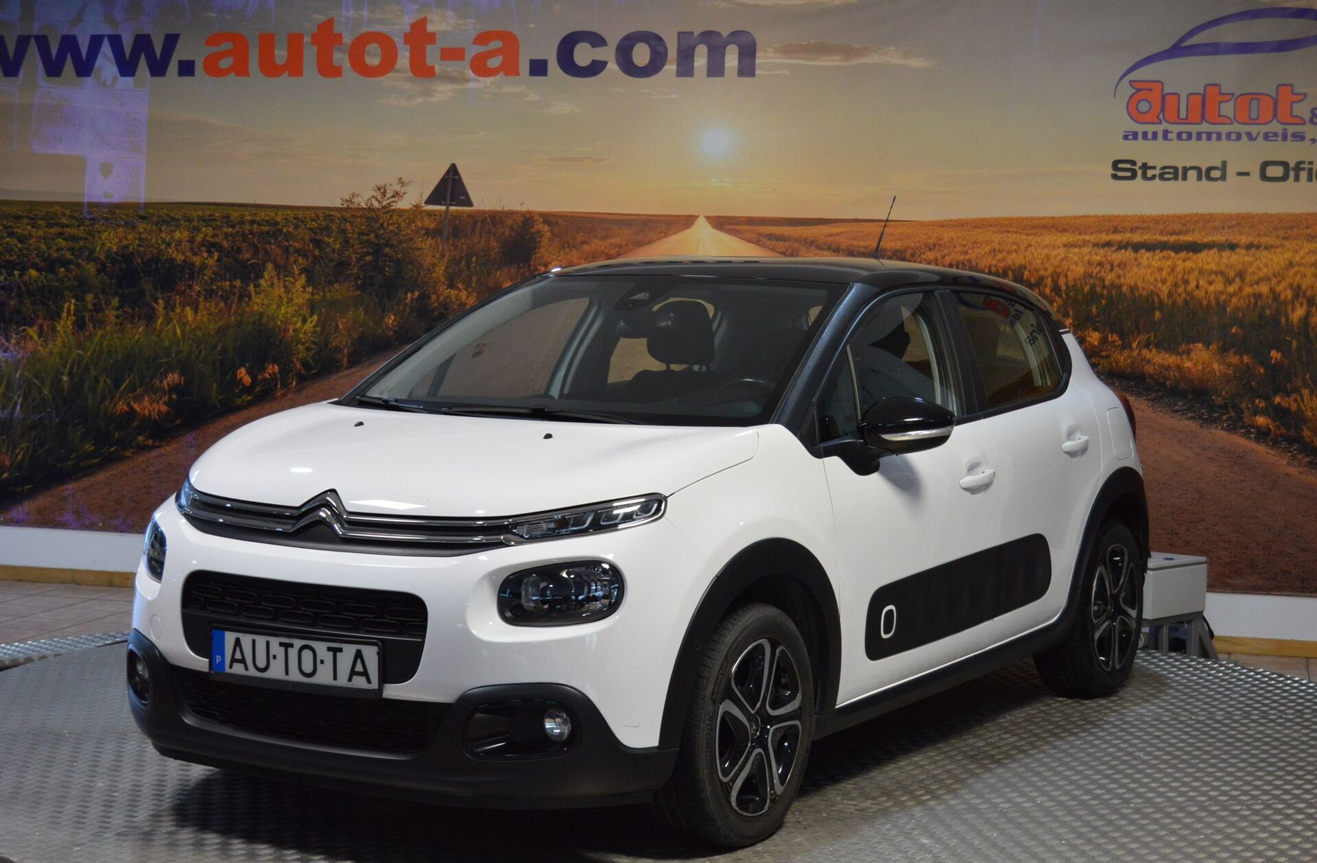 CITROEN C3 1.2 PureTech Shine Pack