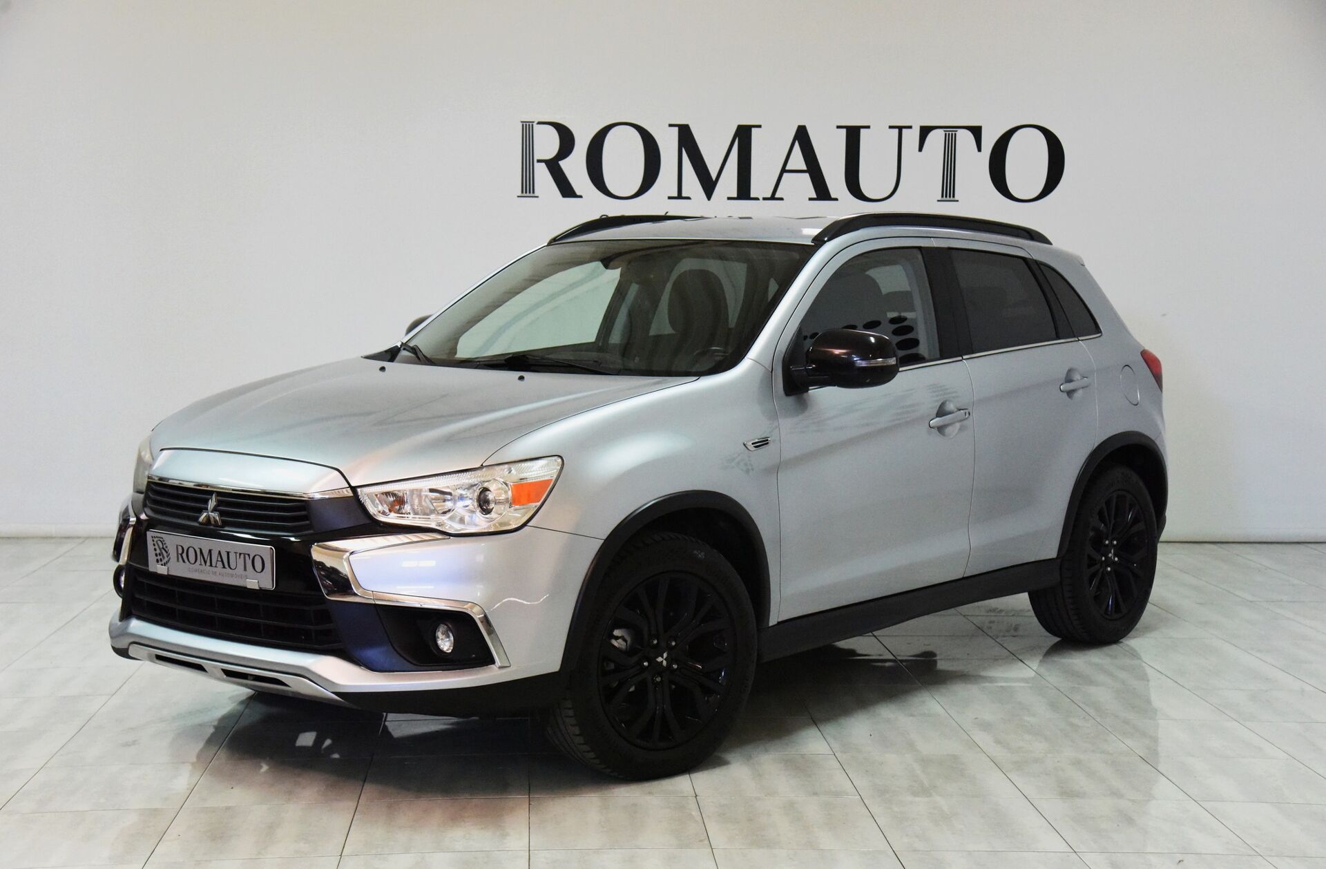 MITSUBISHI ASX 1.6 DI-D Intense Black Edition