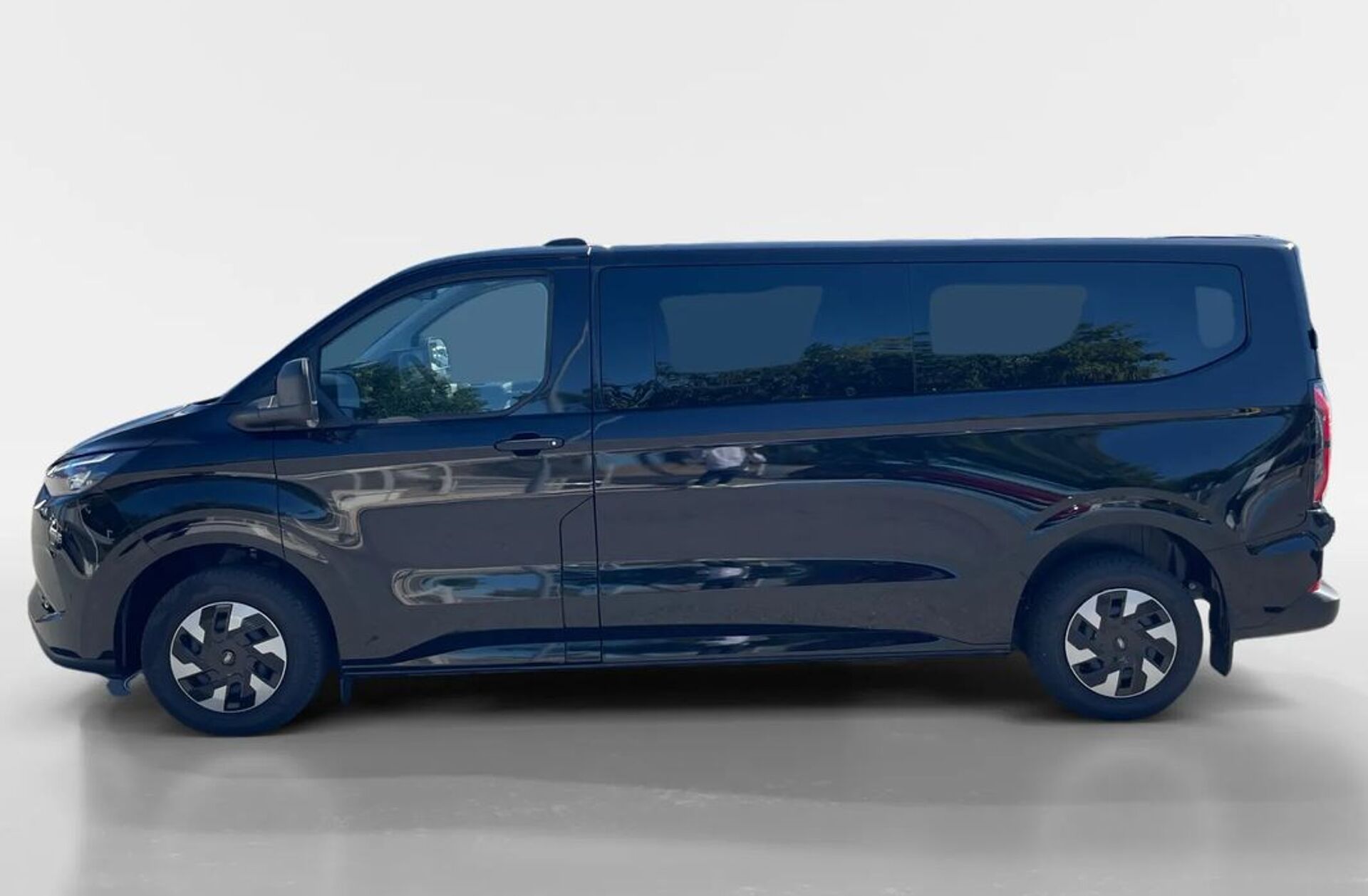 FORD Transit E-Tourneo Custom BEV 83 kWh Titanium
