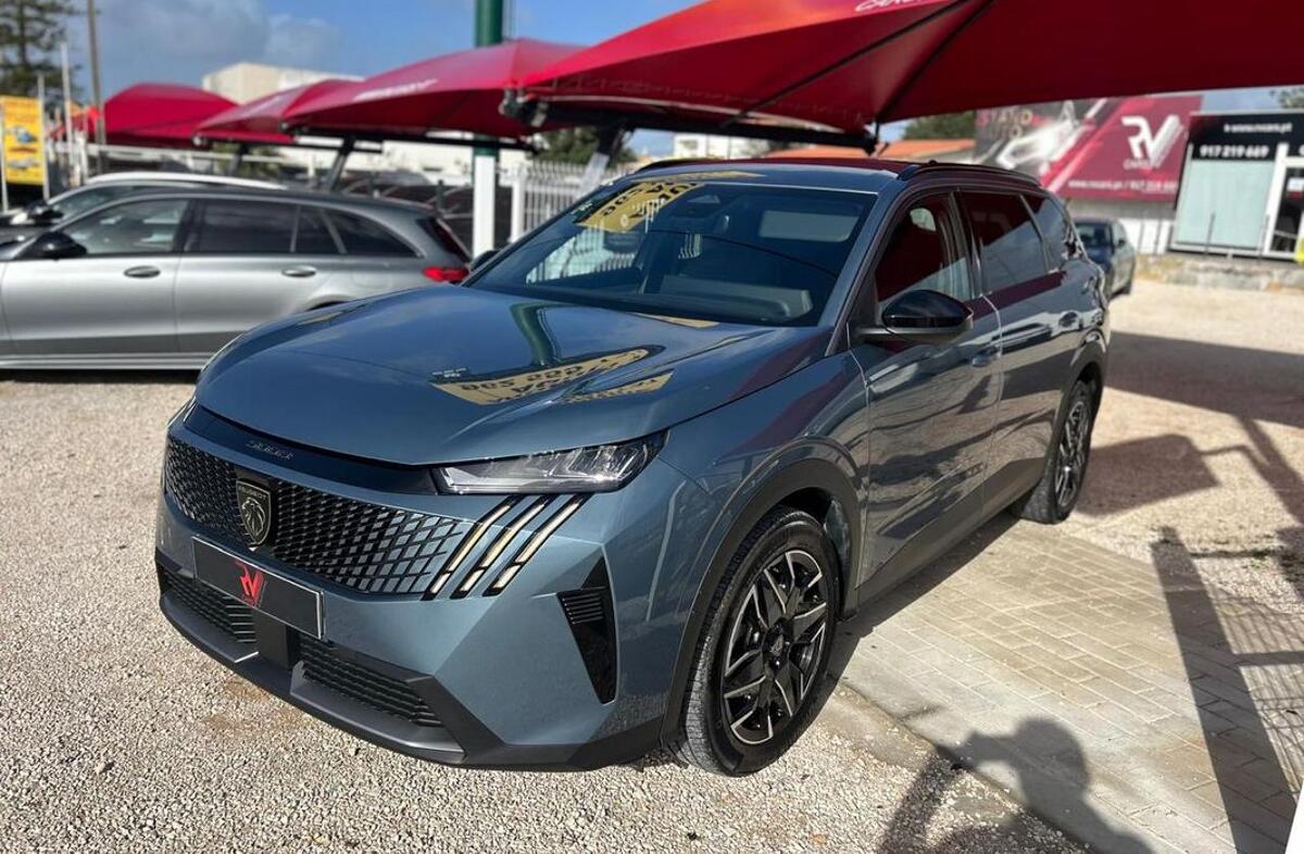 PEUGEOT 5008 1.2 Hybrid Allure e-DCS6