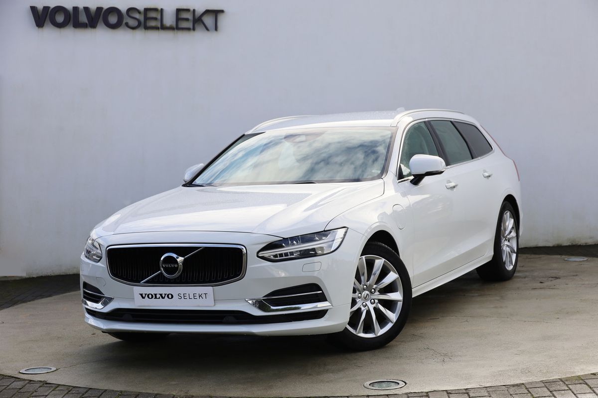 Volvo V90 2.0 T8 Momentum Plus AWD Geartronic com 59 000 km por 44 900 € Triauto Vila do Conde | Porto
