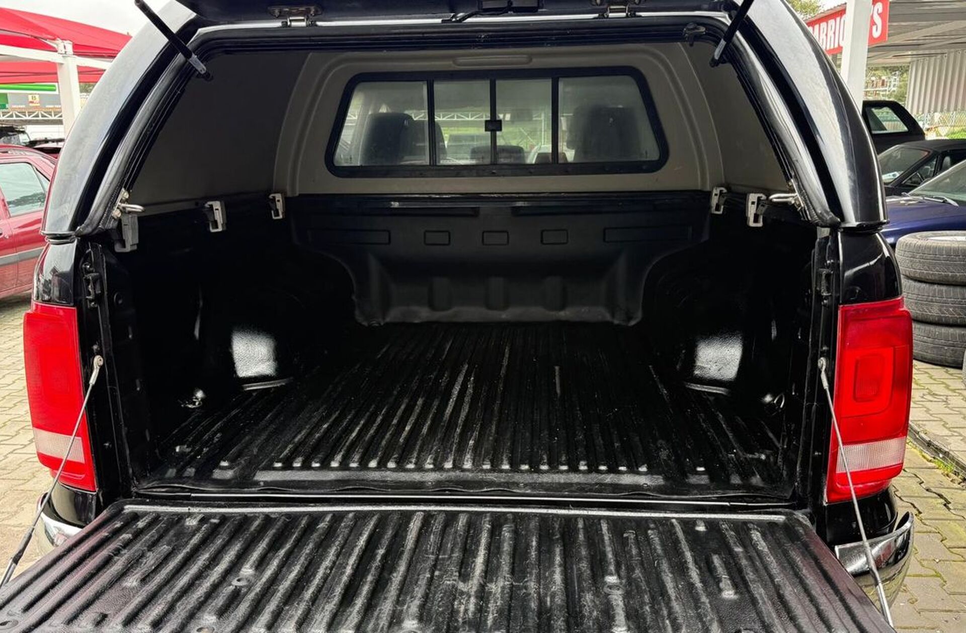 VOLKSWAGEN Amarok 2.0 TDi CD High.CM 4M.Aut.